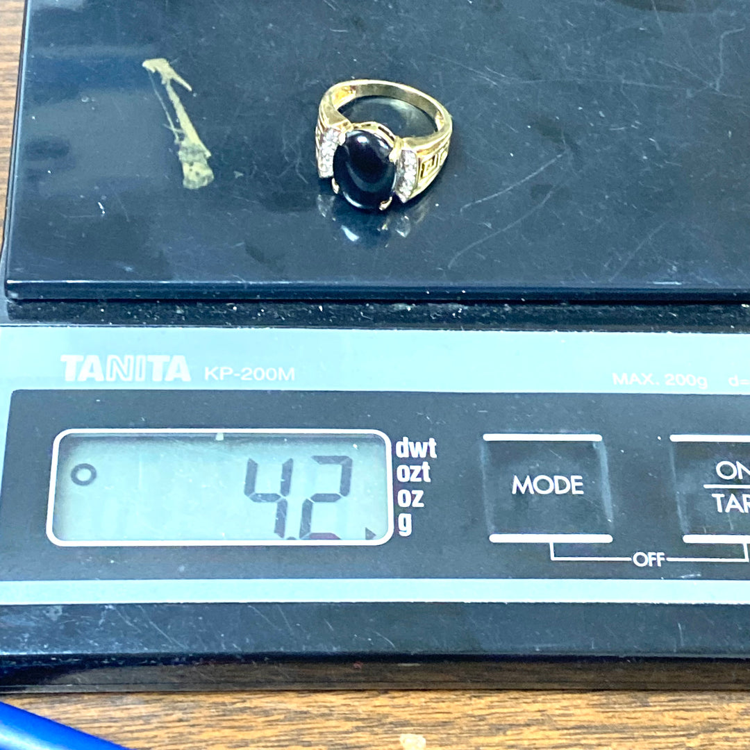 v434 Vintage 10K Yellow Gold Oval Black Onyx Diamond Chips Unisex Ring Size 7