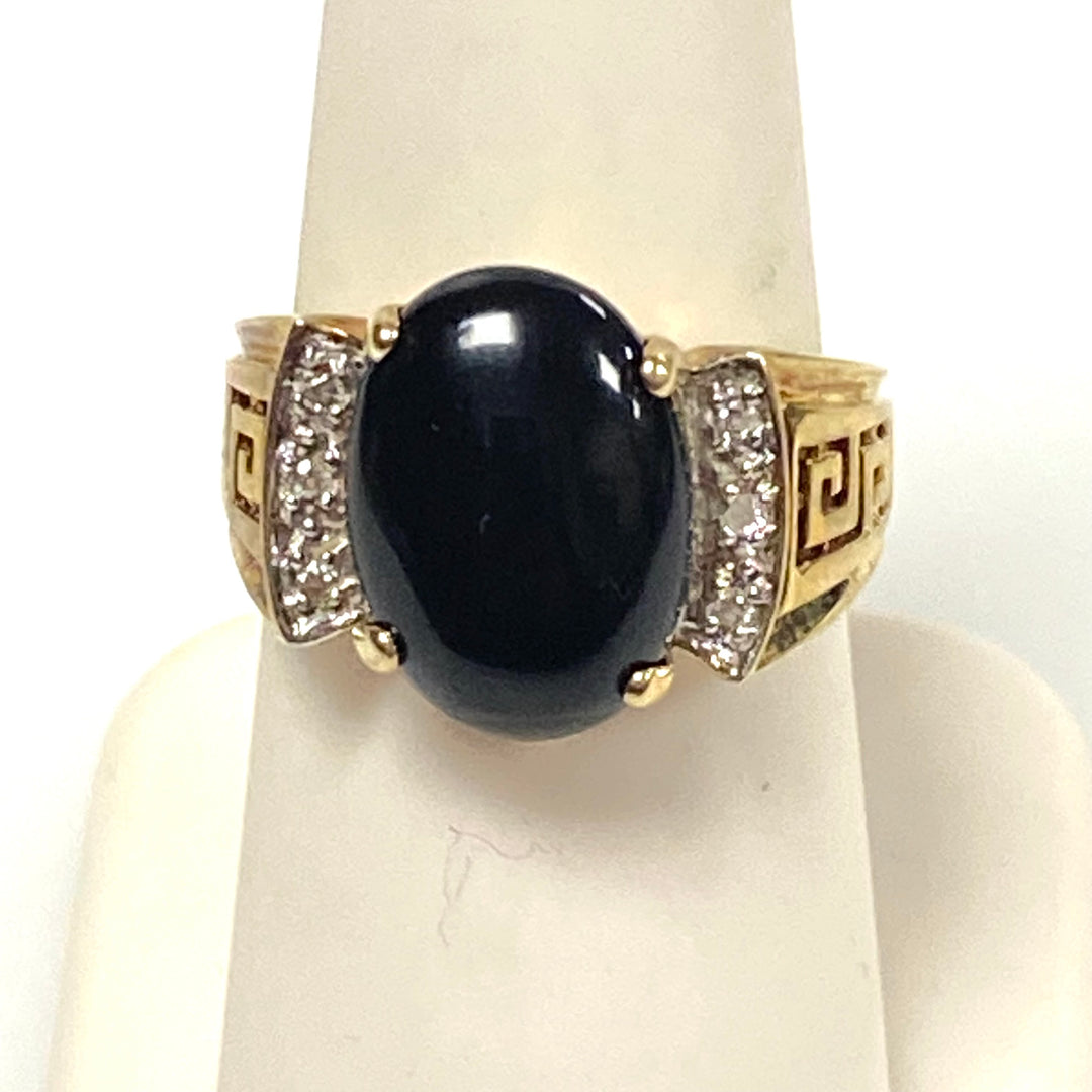 v434 Vintage 10K Yellow Gold Oval Black Onyx Diamond Chips Unisex Ring Size 7