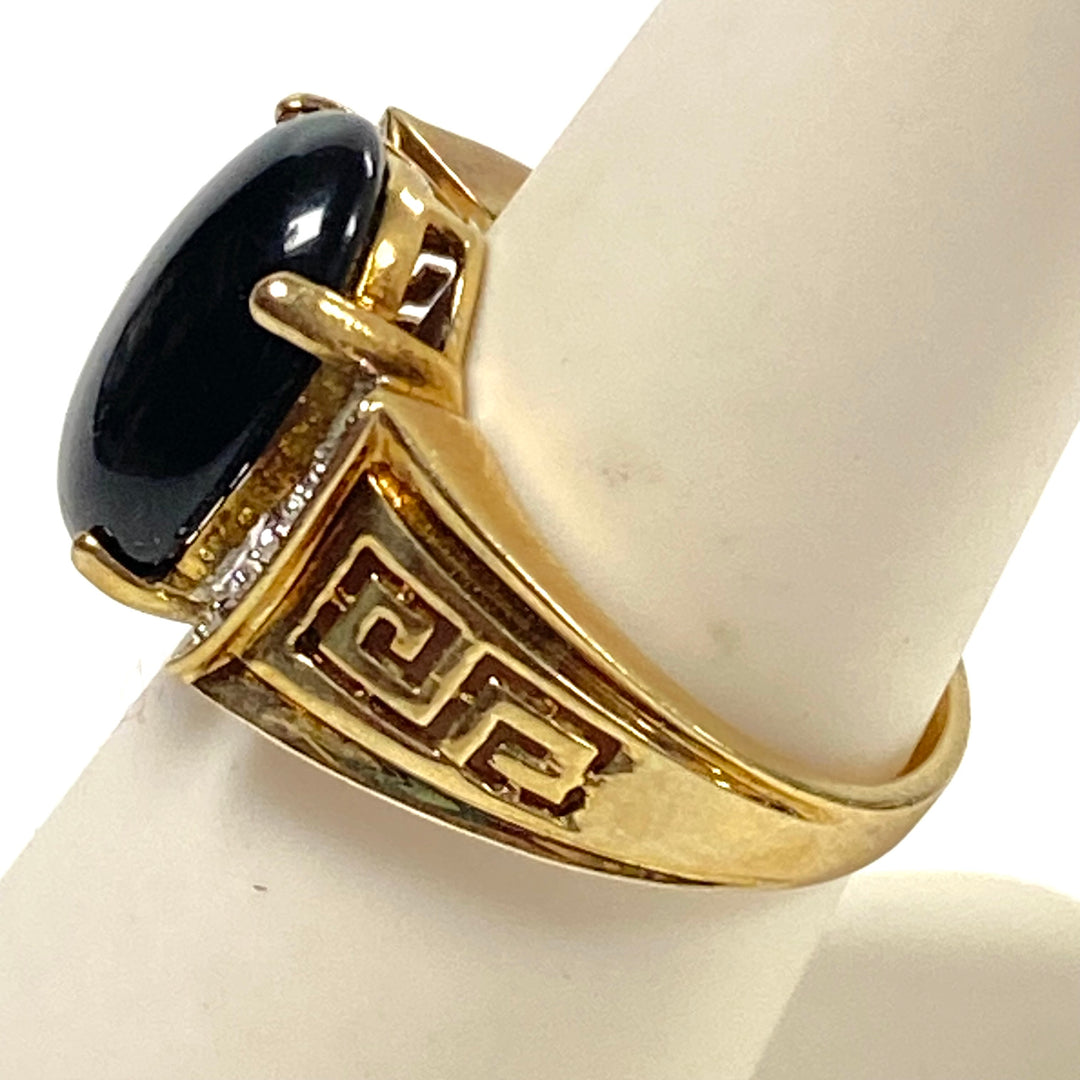 v434 Vintage 10K Yellow Gold Oval Black Onyx Diamond Chips Unisex Ring Size 7
