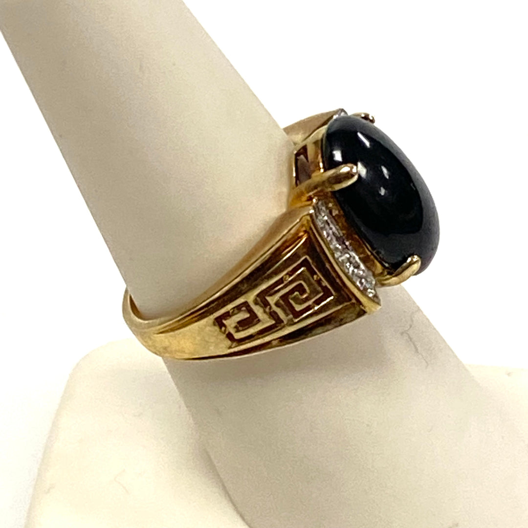 v434 Vintage 10K Yellow Gold Oval Black Onyx Diamond Chips Unisex Ring Size 7
