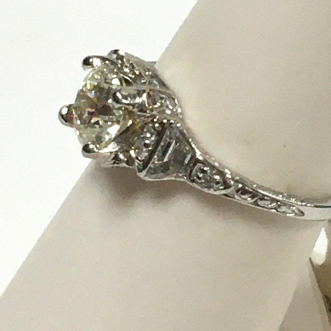 v439 Vintage Platinum Diamond tw 1.02 cts Engagement Wedding Ring Size 5
