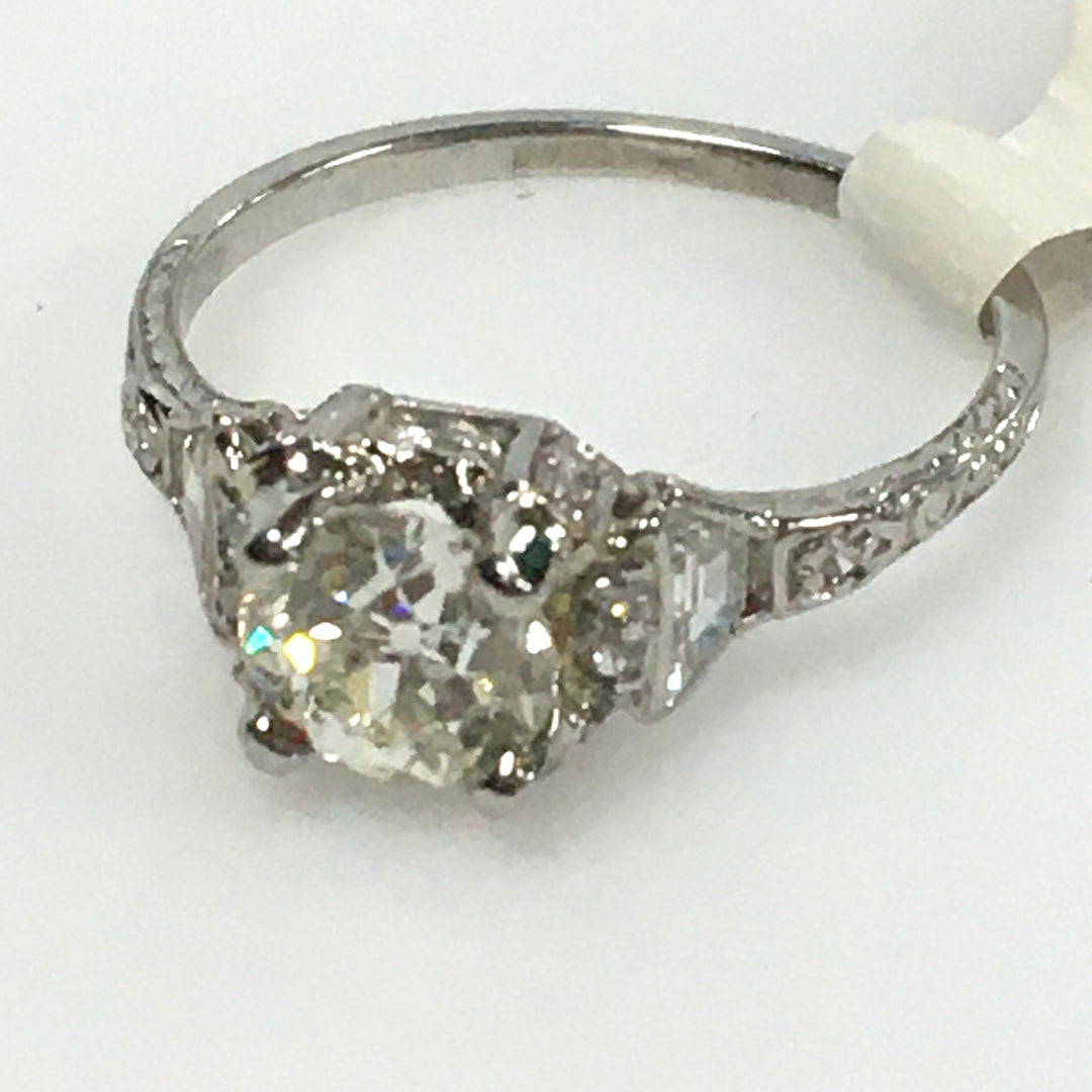 v439 Vintage Platinum Diamond tw 1.02 cts Engagement Wedding Ring Size 5