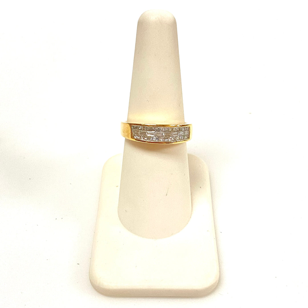 v468 Vintage 14K Yellow Gold Diamonds 5mm Band Ring Size 7
