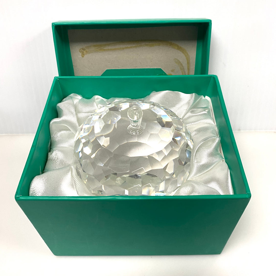 v489 Vintage Cut Class Crystal Apple 3 1/8" Faceted Clear Crystal Paper Weight