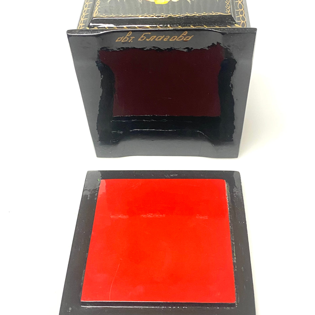 v490 Vintage Hand-painted Russian Lacquer Box Collectible Item Wood Black Floral