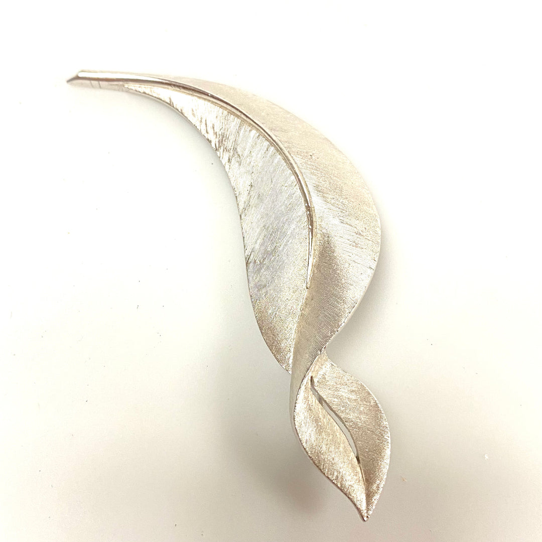 v505 Vintage 1960s Crown Trifari Brushed Metal Silver-Tone Leaf Brooch
