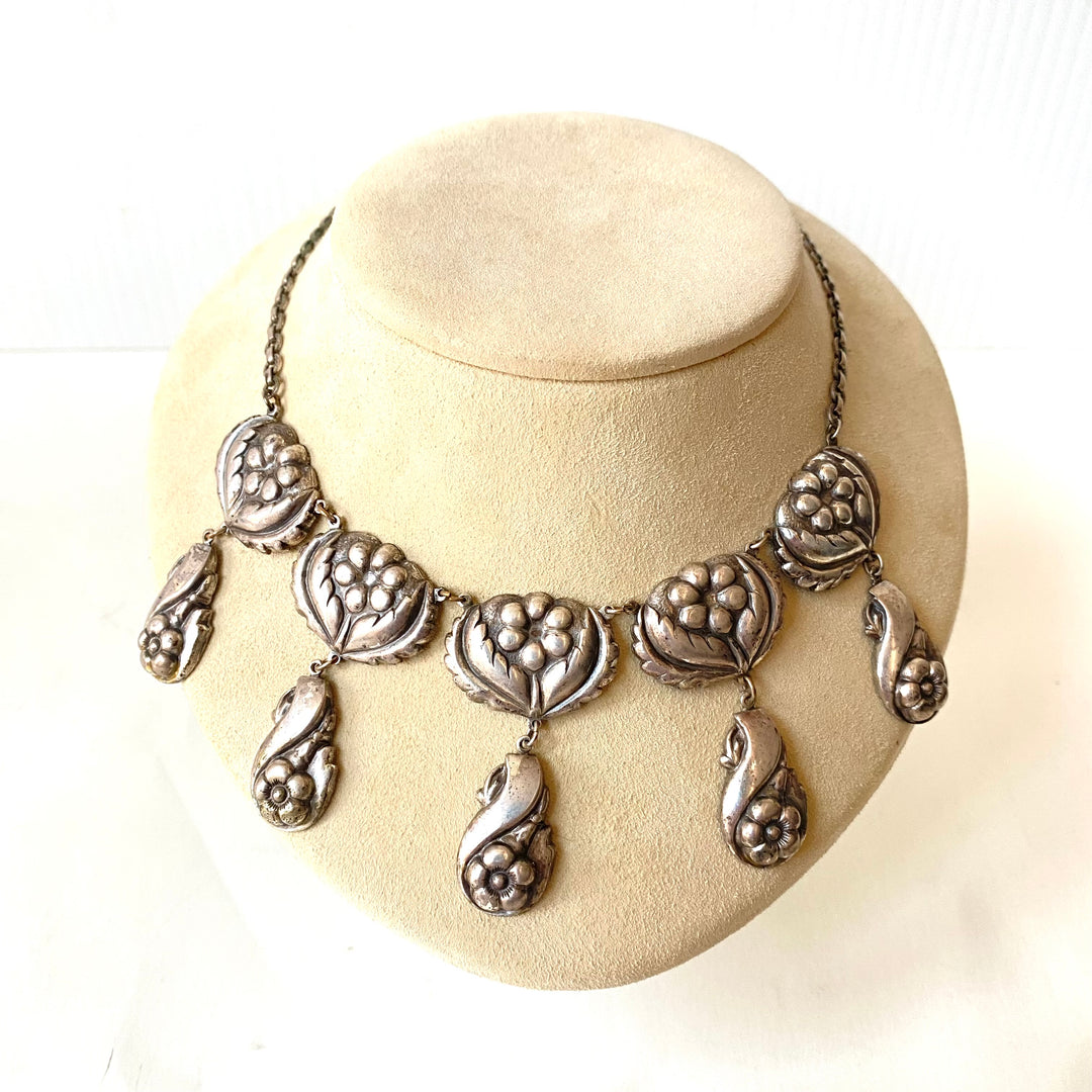 v512 Vintage Silver Tone Floral Panel Link  Necklace 21" Long