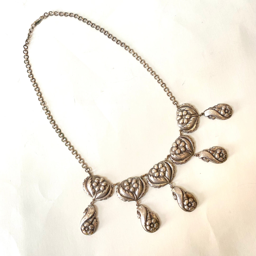 v512 Vintage Silver Tone Floral Panel Link  Necklace 21" Long