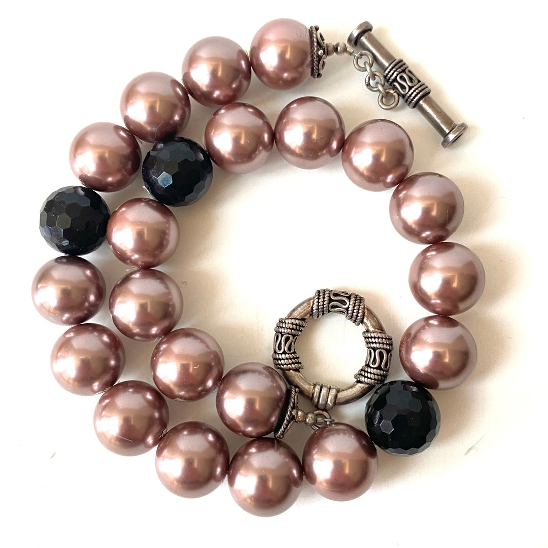 v513 Vintage Mauve Faux Pearl & Black Bead Boho Toggle Closure Necklace 17" Long