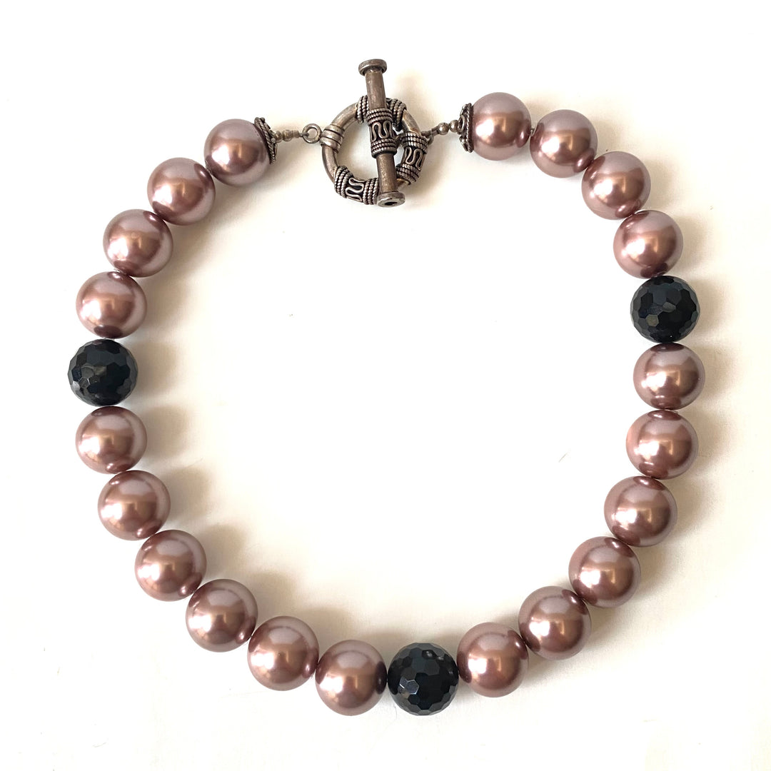 v513 Vintage Mauve Faux Pearl & Black Bead Boho Toggle Closure Necklace 17" Long