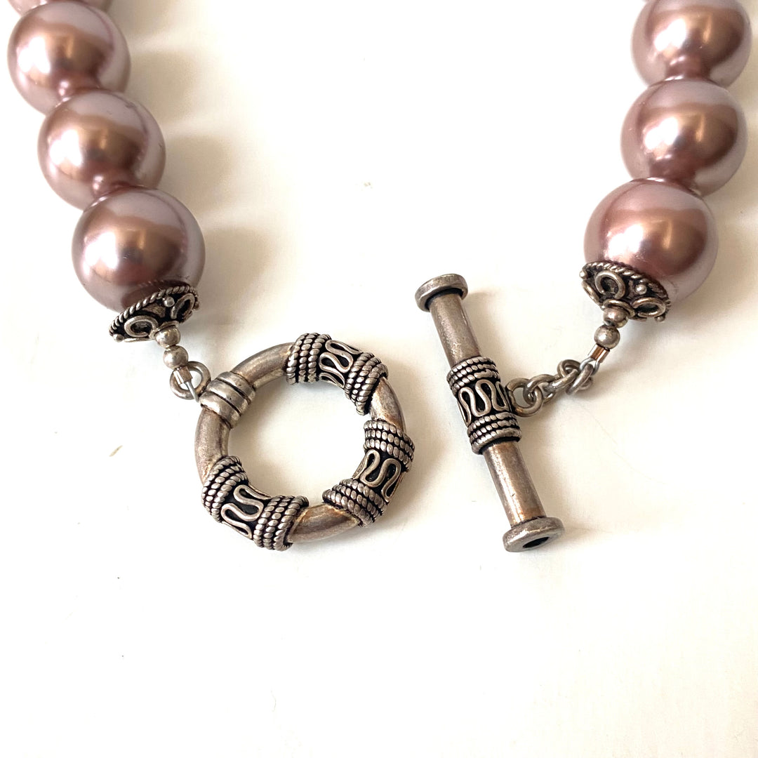 v513 Vintage Mauve Faux Pearl & Black Bead Boho Toggle Closure Necklace 17" Long