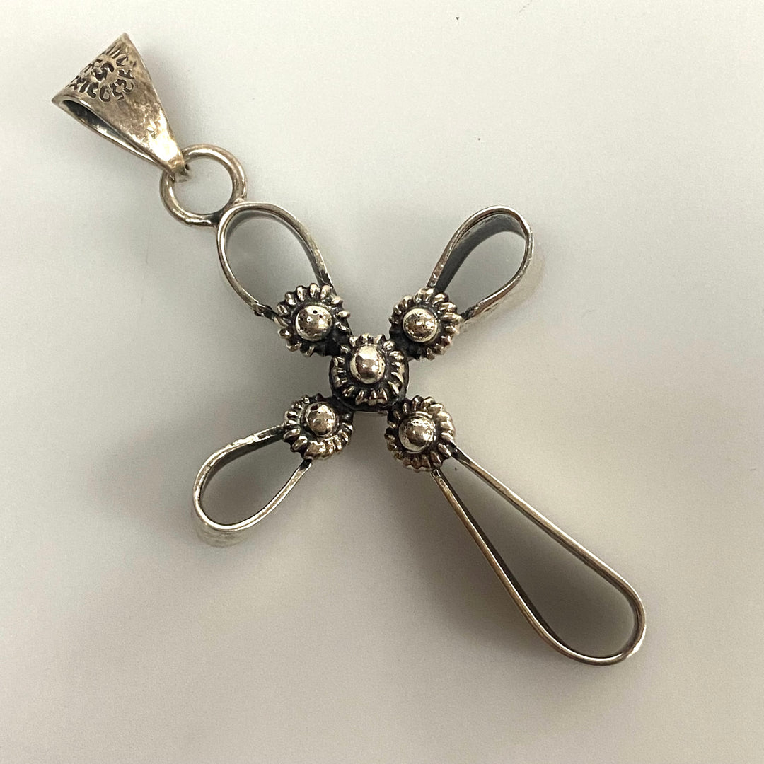 v525 Vintage Sterling Silver 925 Mexican Cross Looped "Flower" Pendant