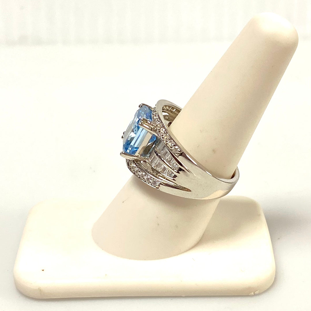 v555 Vintage Sterling Silver Blue and White Rhinestones Starry Cut Ring Sz 7.75