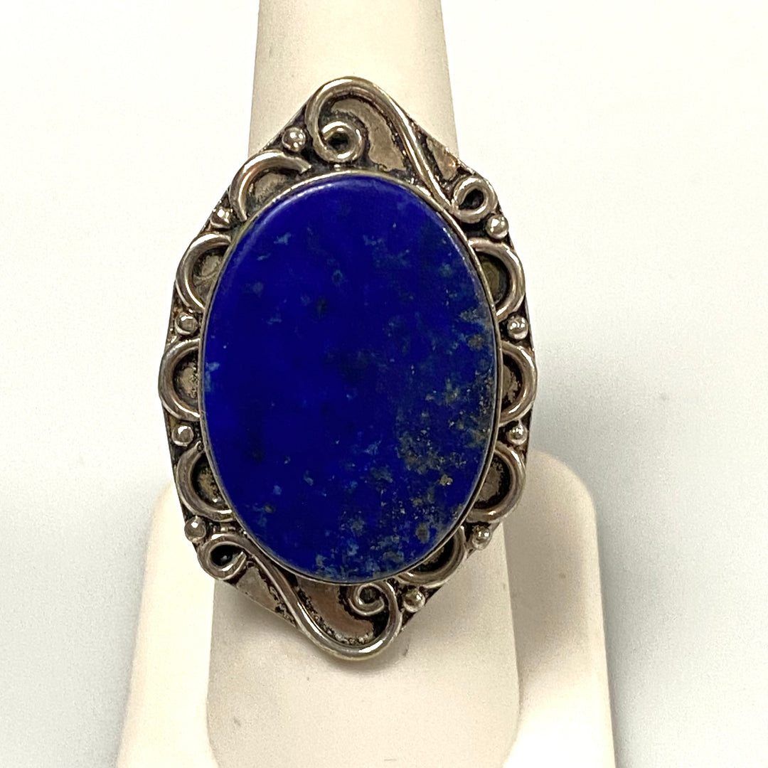 v557 Vintage Sterling Silver Blue Lapis Lazuli Stone with Ornate Setting Ring Sz 7.5
