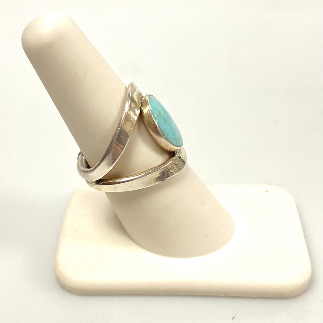 v558 Vintage Sterling Silver Native American Blue Oval Turquoise Cabochon Ring 7