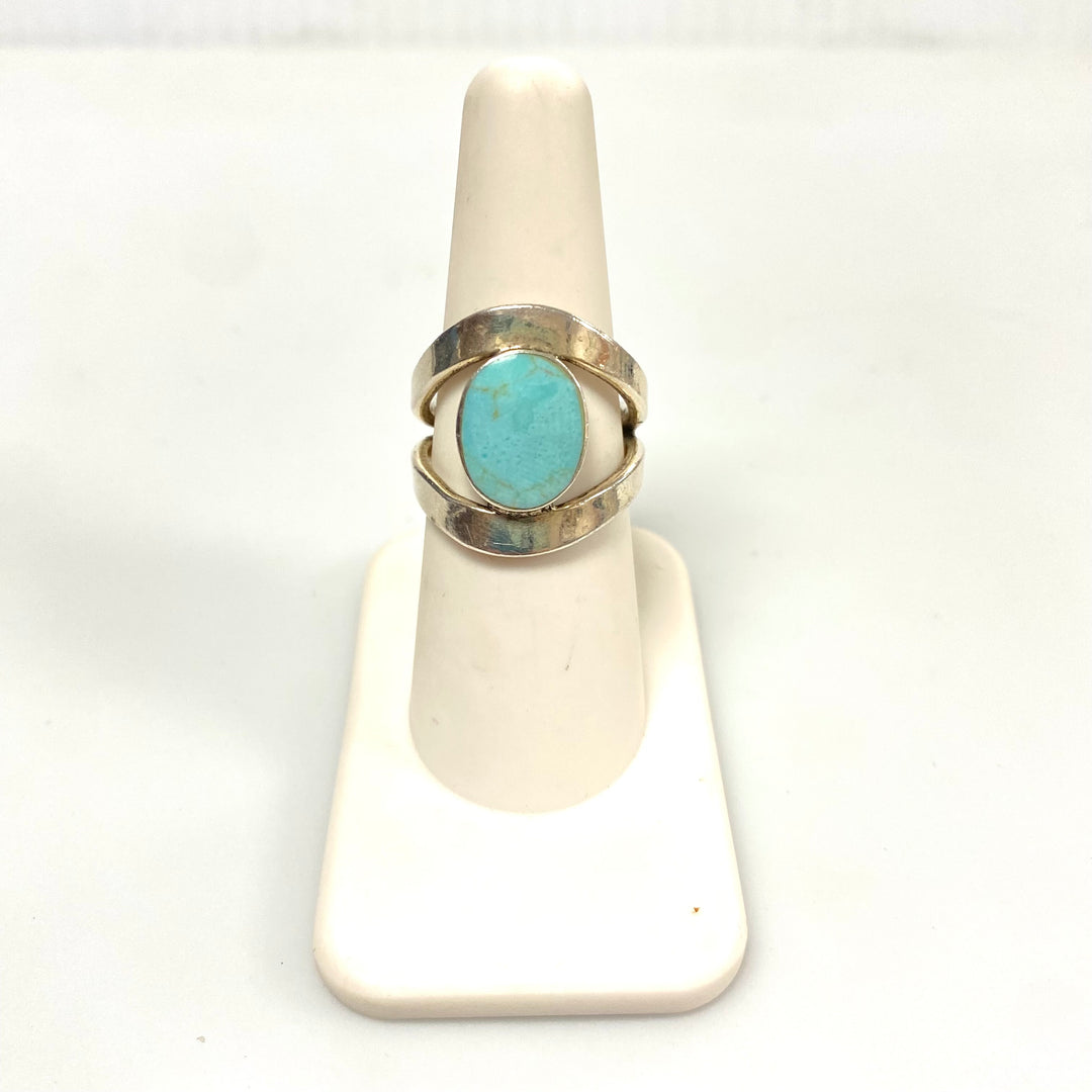 v558 Vintage Sterling Silver Native American Blue Oval Turquoise Cabochon Ring 7