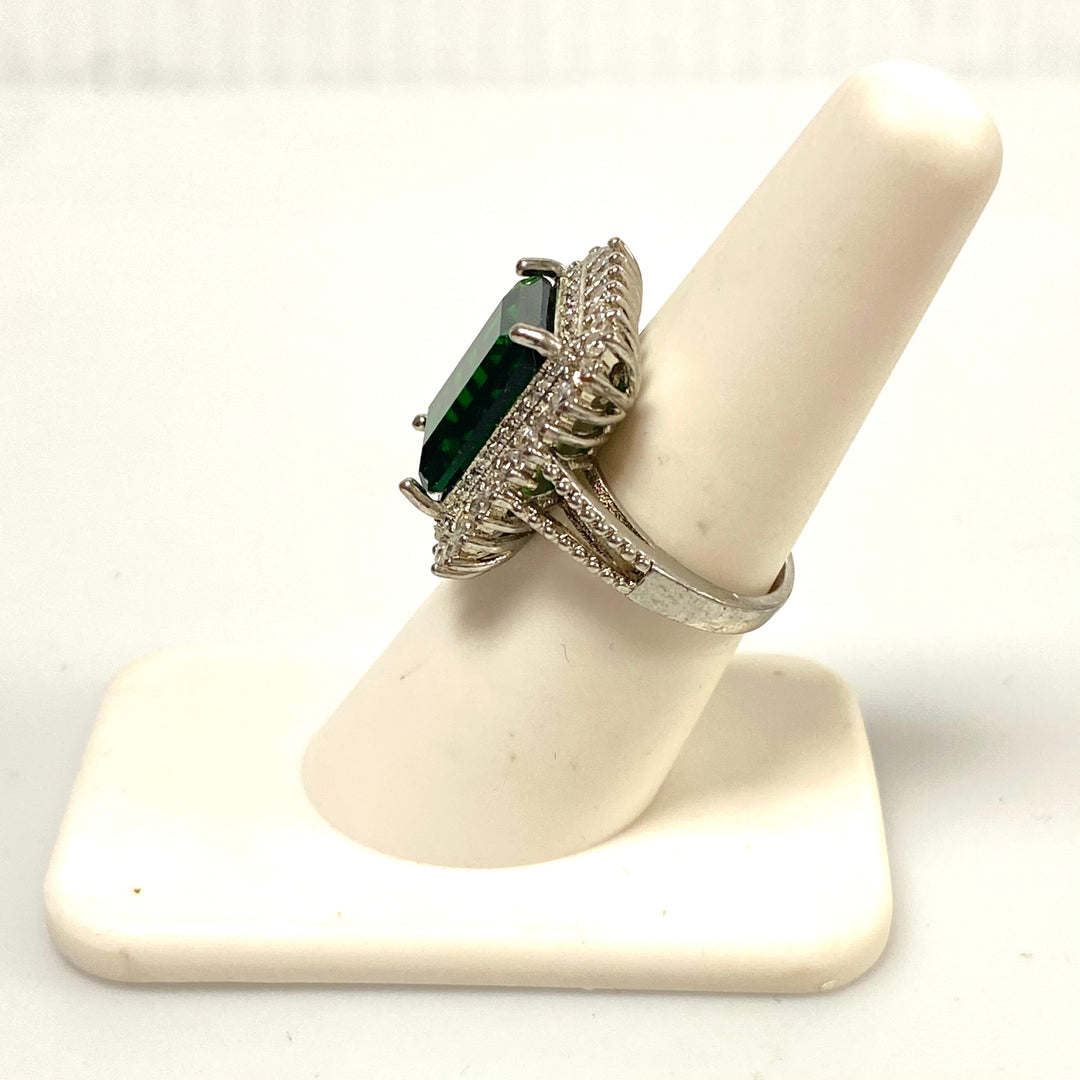 v562 Vintage Sterling Silver Emerald Cut Green and White Stone Halo Ring Size 7