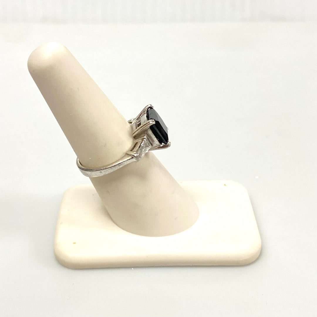 v577 Vintage Princess-cut Spines Stone in Sterling Silver Setting Ring Size 6.75