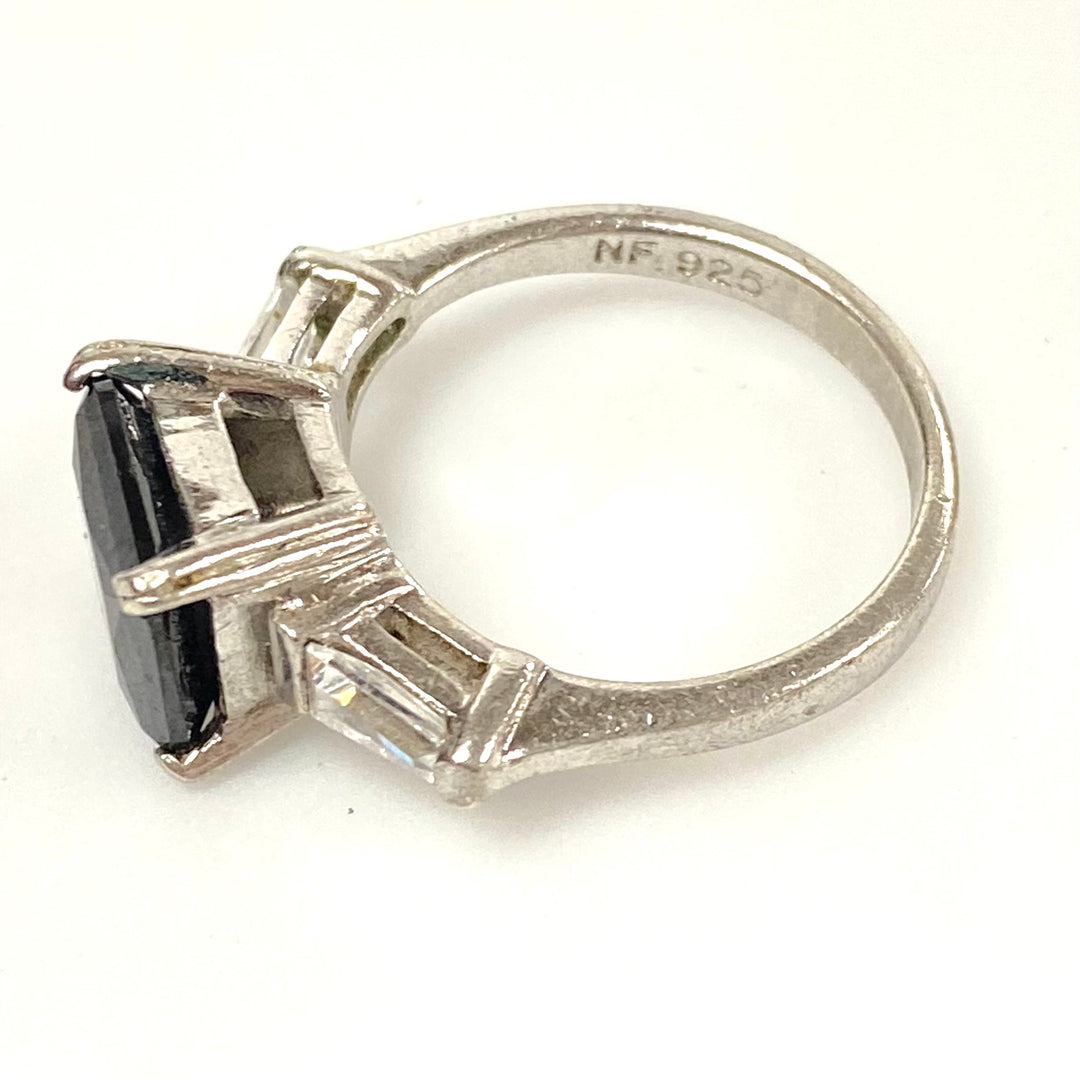 v577 Vintage Princess-cut Spines Stone in Sterling Silver Setting Ring Size 6.75