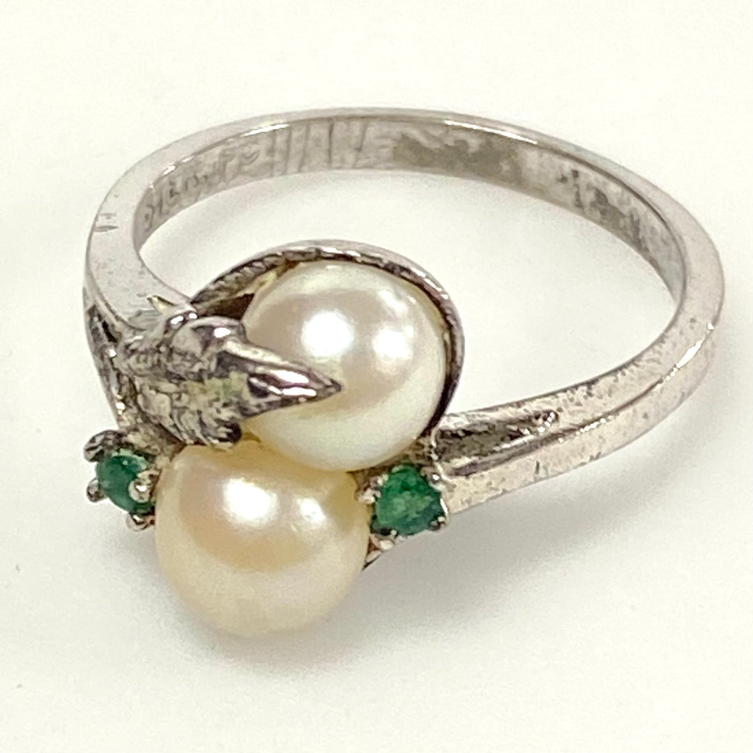 v583 Vintage Sterling Silver Pearl and Emerald "Toi et Moi" Style Ring Size 4.75