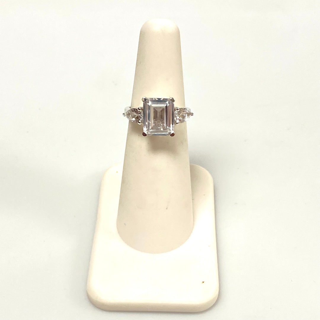 v592 Vintage Sterling Silver Emerald-Cut White Cubic Zirconia Stone Ring Size 5