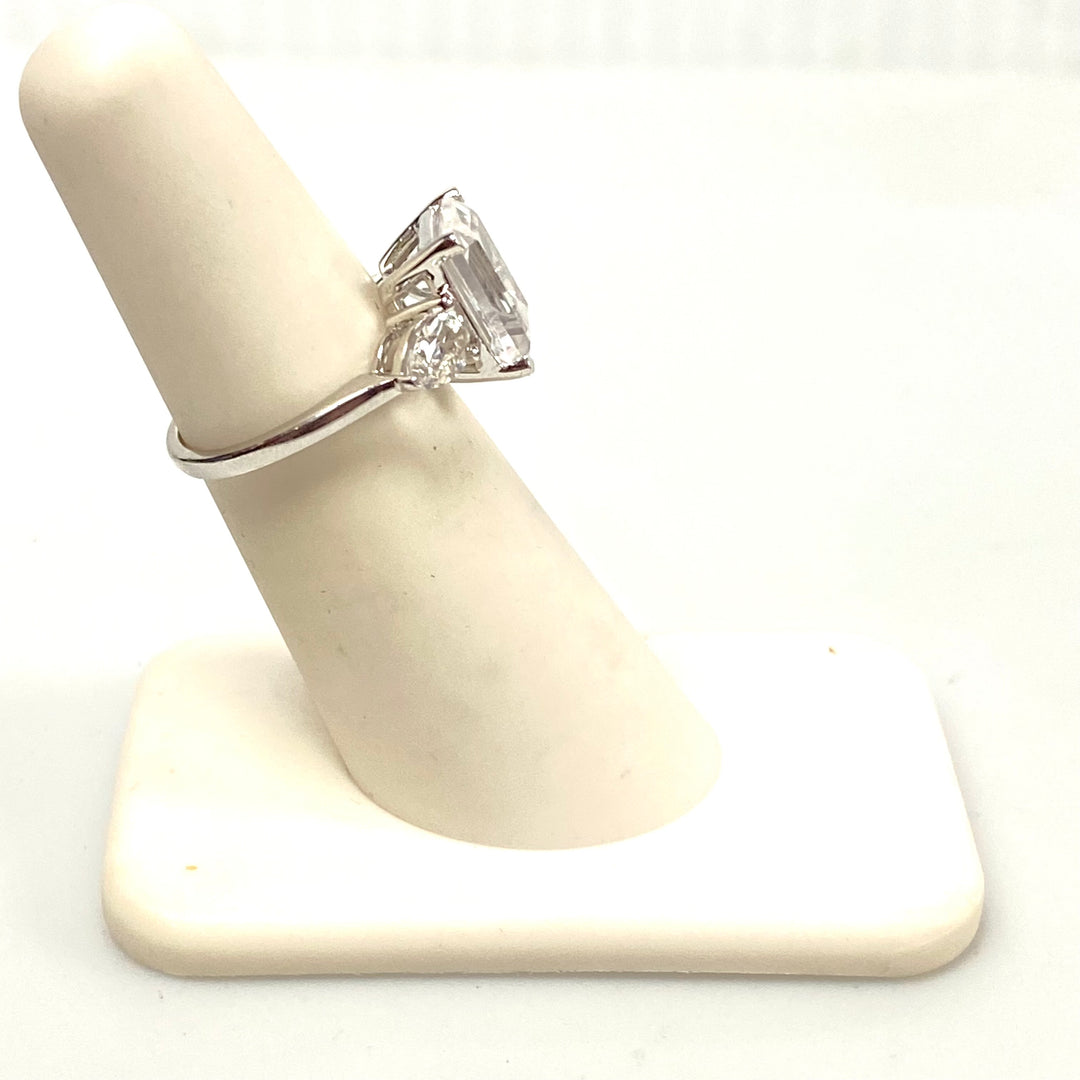 v592 Vintage Sterling Silver Emerald-Cut White Cubic Zirconia Stone Ring Size 5
