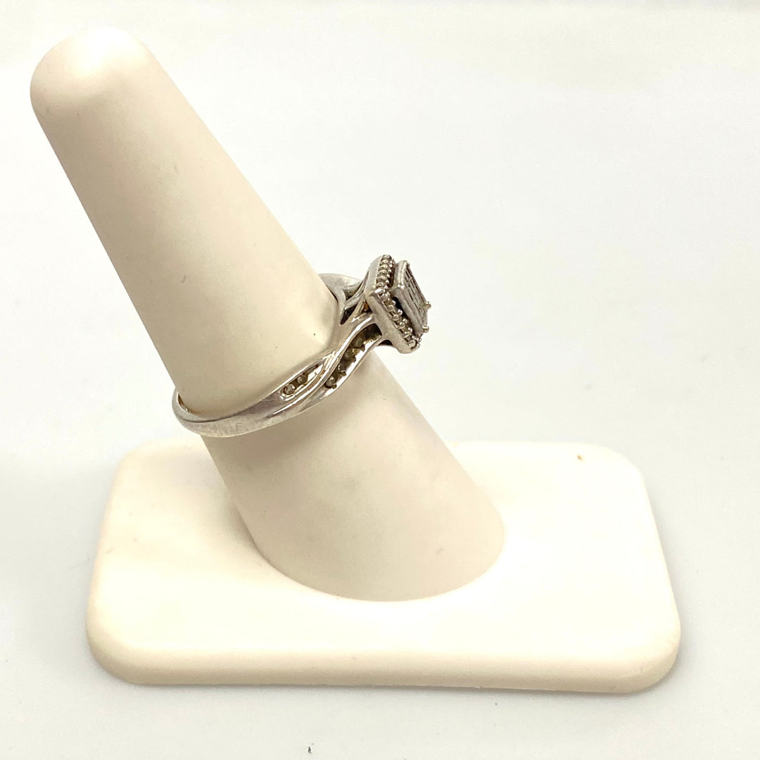 v595 Vintage Sterling Silver White Rhinestone Stone Twisted Band Ring Size 7.5