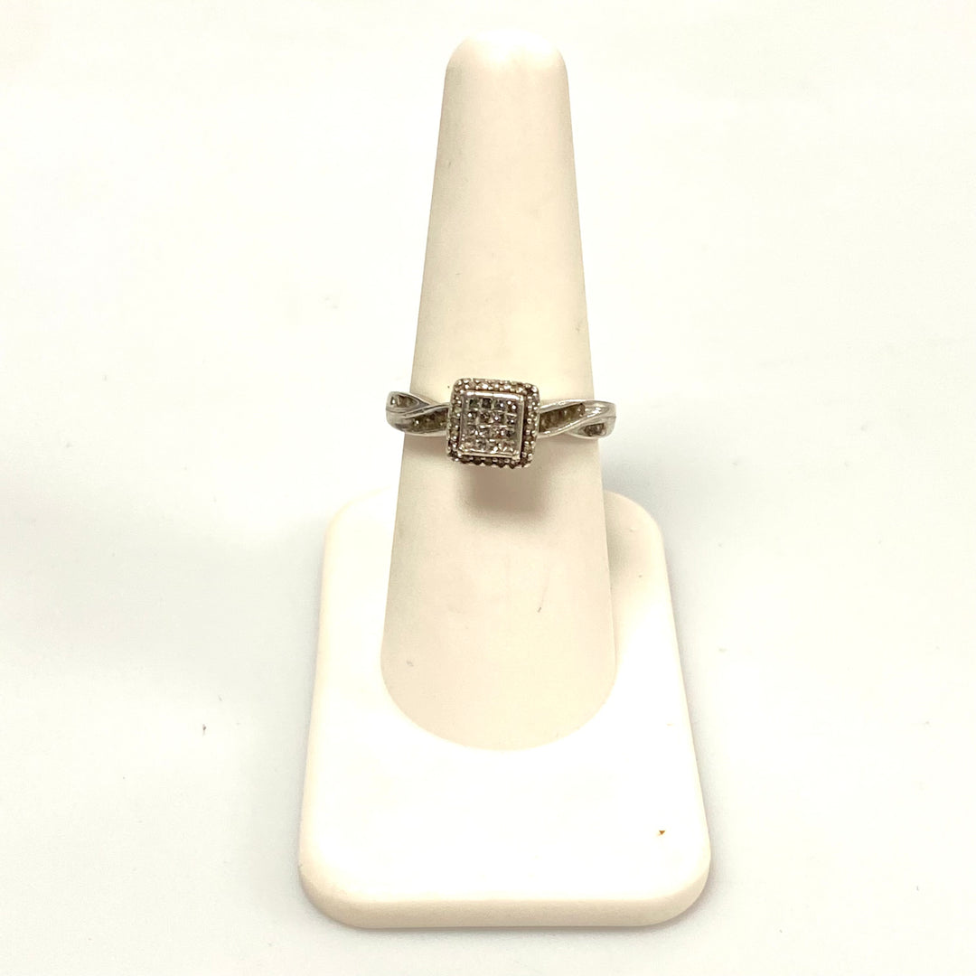 v595 Vintage Sterling Silver White Rhinestone Stone Twisted Band Ring Size 7.5