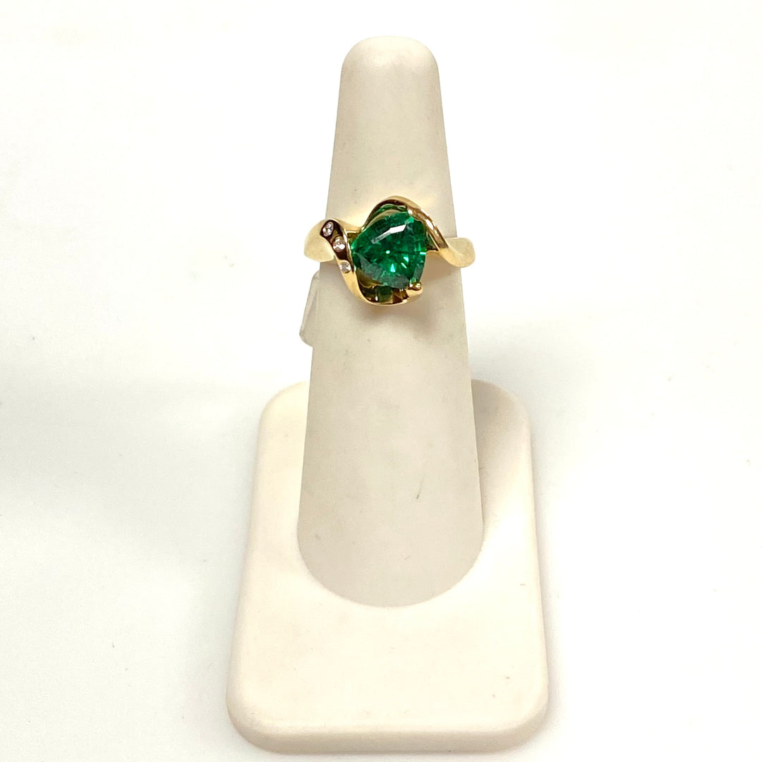 v624 Vintage 14k Yellow Gold Trillion-cut Green Gemstone Diamond Statement Ring Sz 4.25
