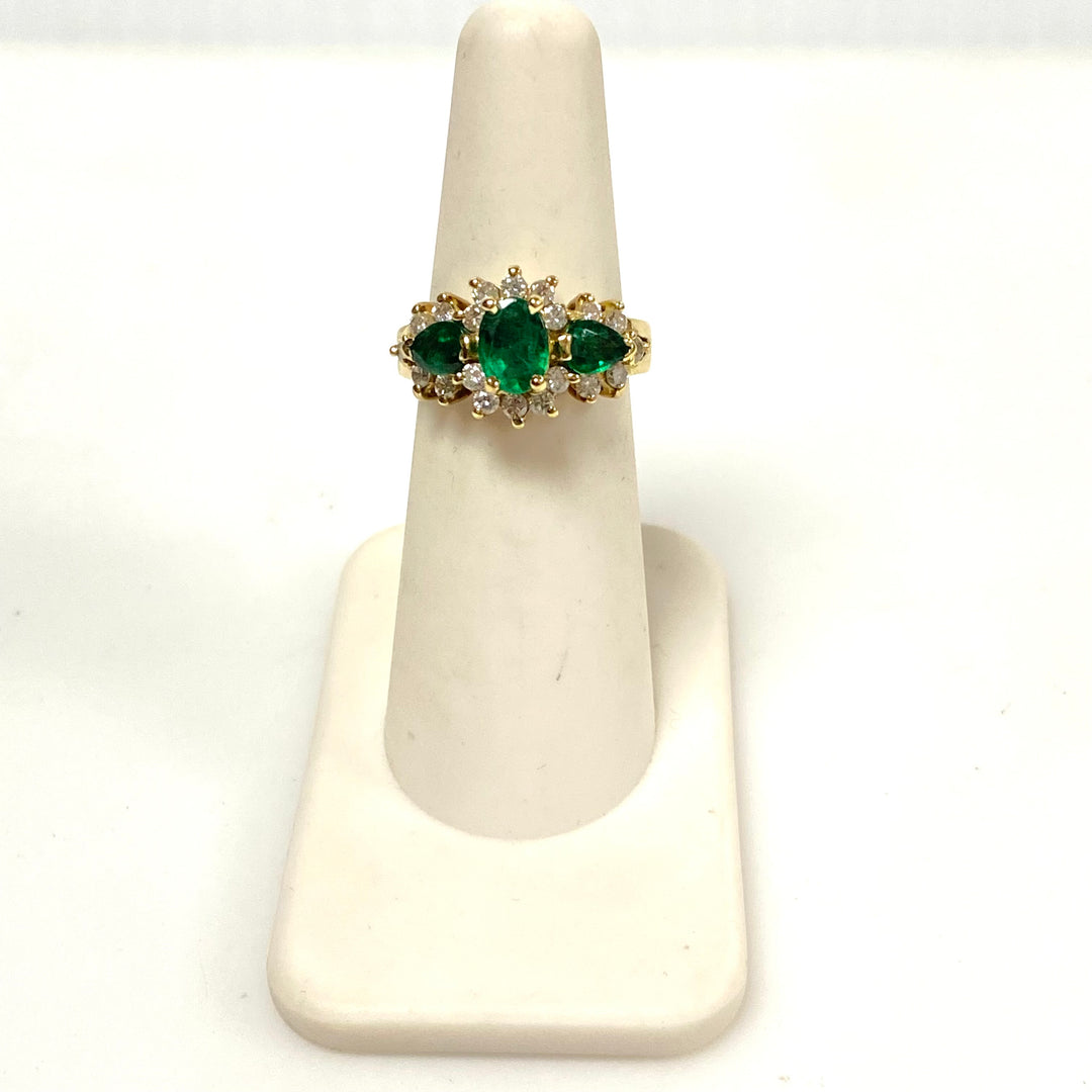 v625 Vintage 10k Yellow Gold Emerald Diamond Cluster Style Cocktail Ring Sz 5.25