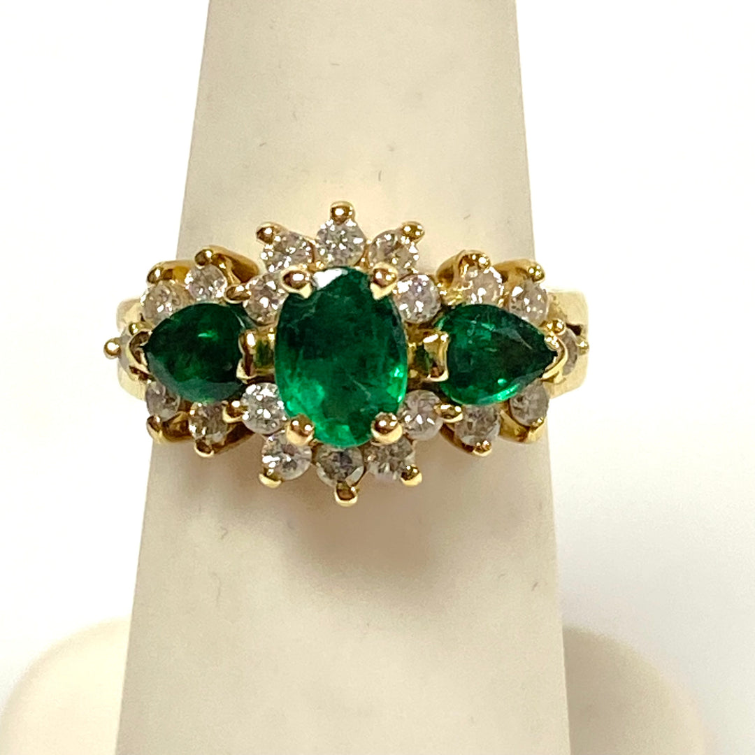 v625 Vintage 10k Yellow Gold Emerald Diamond Cluster Style Cocktail Ring Sz 5.25