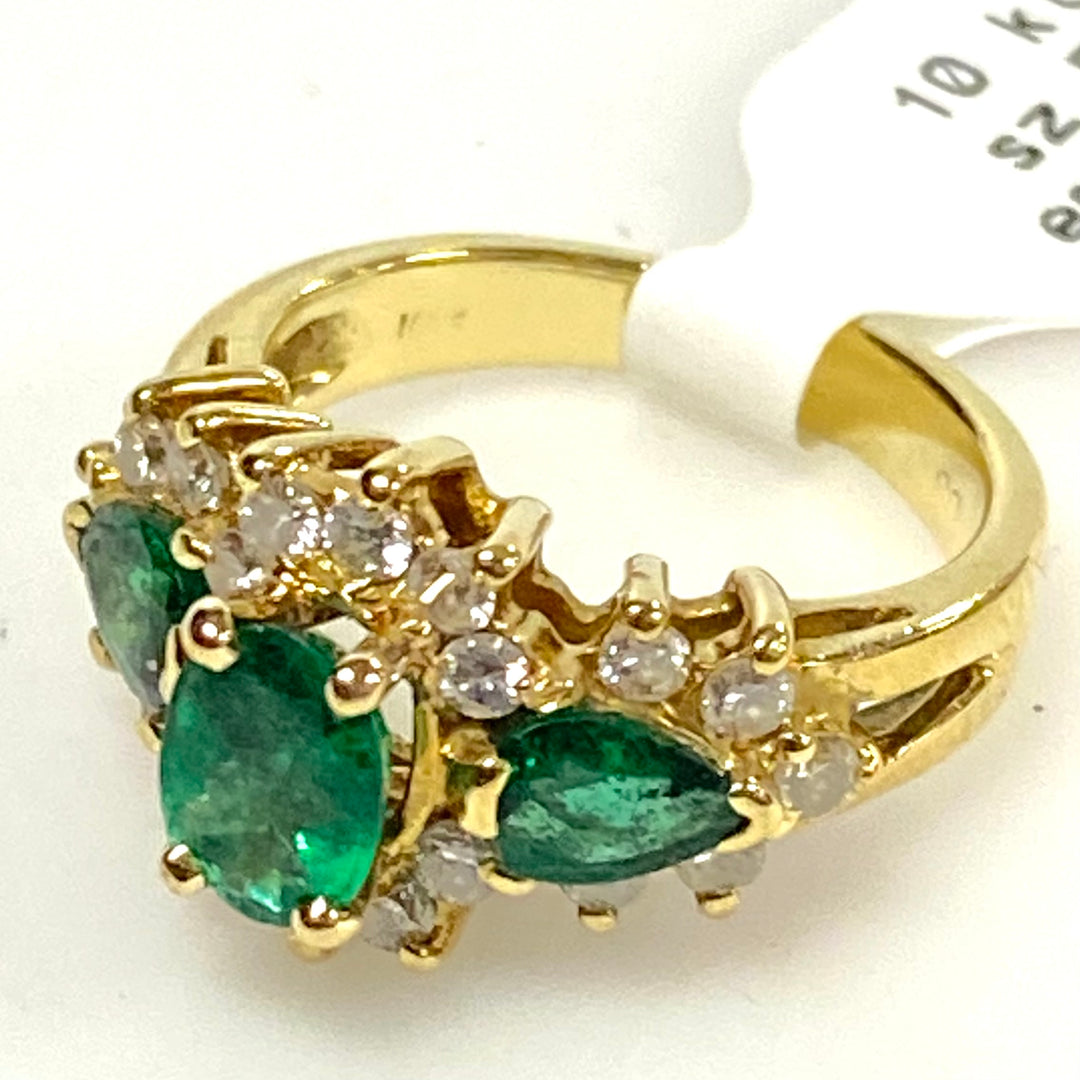 v625 Vintage 10k Yellow Gold Emerald Diamond Cluster Style Cocktail Ring Sz 5.25