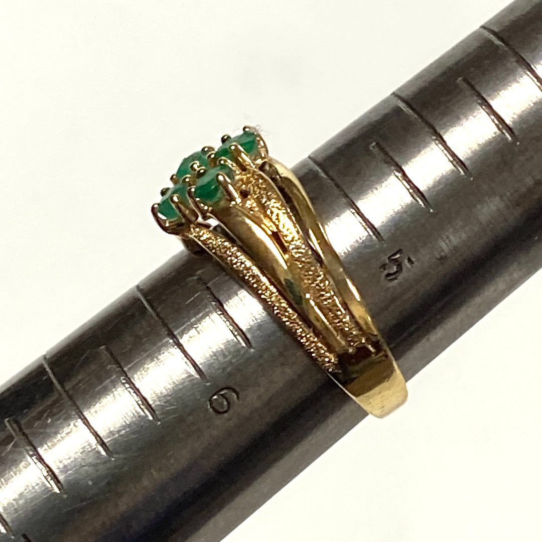 v626 Vintage 14k Yellow Gold Emerald Clover Cluster Style Cocktail Ring Sz 5.25