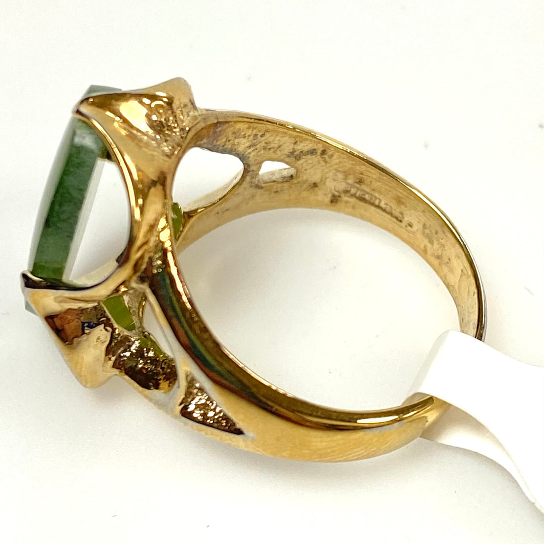 v627 Vintage 14k Yellow Gold Green Oval Jade Solitaire Cocktail Ring Sz 7.25