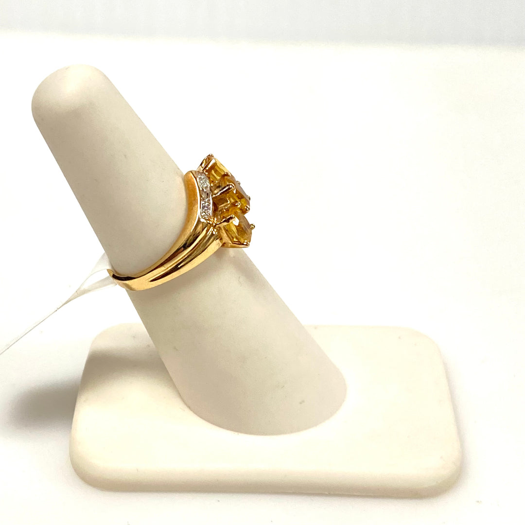 v628 Vintage 14k Yellow Gold Three-stone Yellow Citrine Cocktail Ring Size 5.5