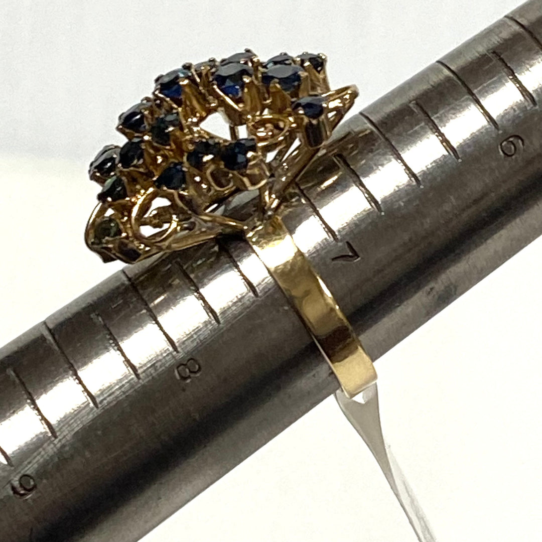 v629 Vintage 10k Yellow Gold Cluster Style Blue Sapphire Cocktail Ring Size 7.25