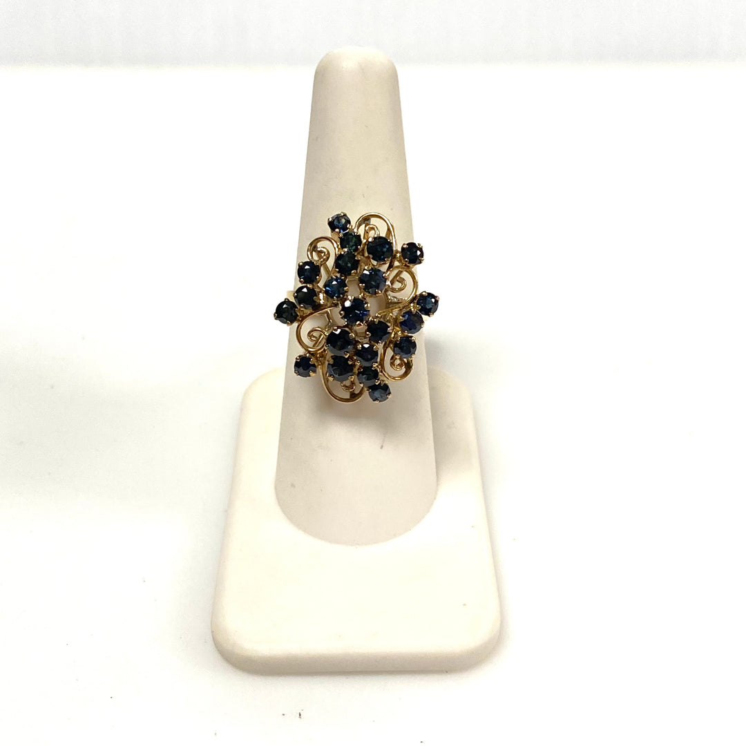 v629 Vintage 10k Yellow Gold Cluster Style Blue Sapphire Cocktail Ring Size 7.25