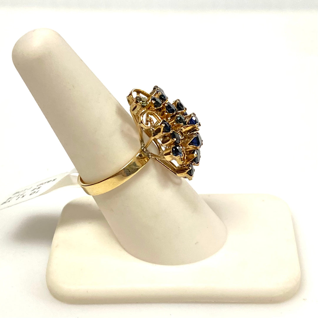 v629 Vintage 10k Yellow Gold Cluster Style Blue Sapphire Cocktail Ring Size 7.25