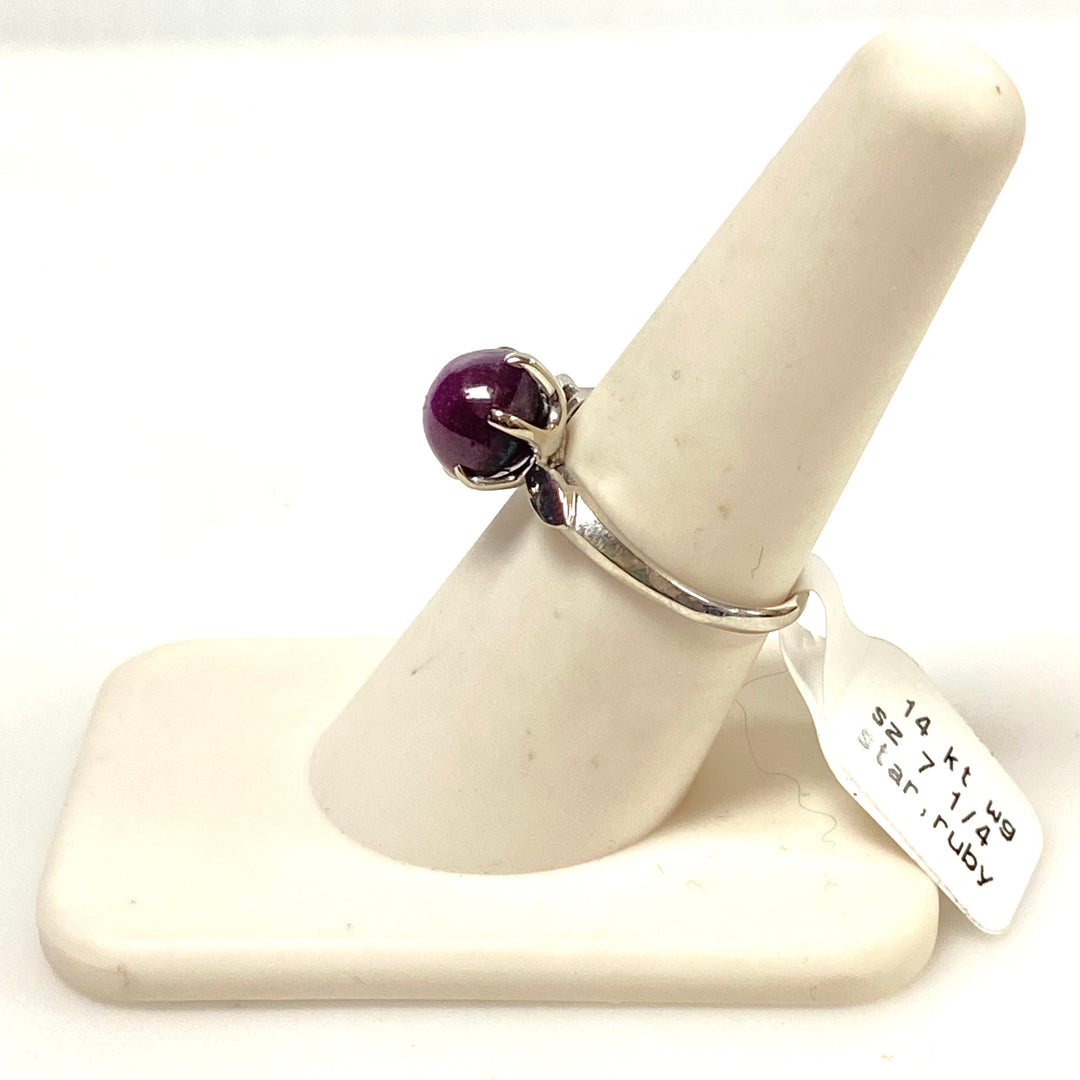 v632 Vintage 14k White Gold Cabochon Purple Star Ruby Stone Ring Size 7.25