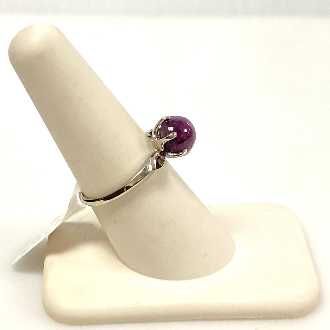 v632 Vintage 14k White Gold Cabochon Purple Star Ruby Stone Ring Size 7.25