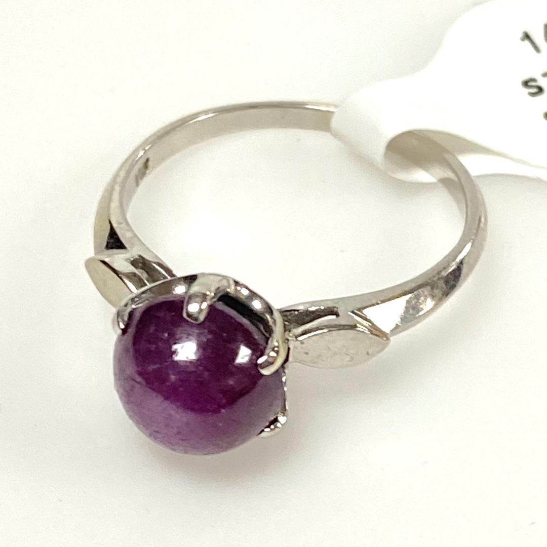 v632 Vintage 14k White Gold Cabochon Purple Star Ruby Stone Ring Size 7.25