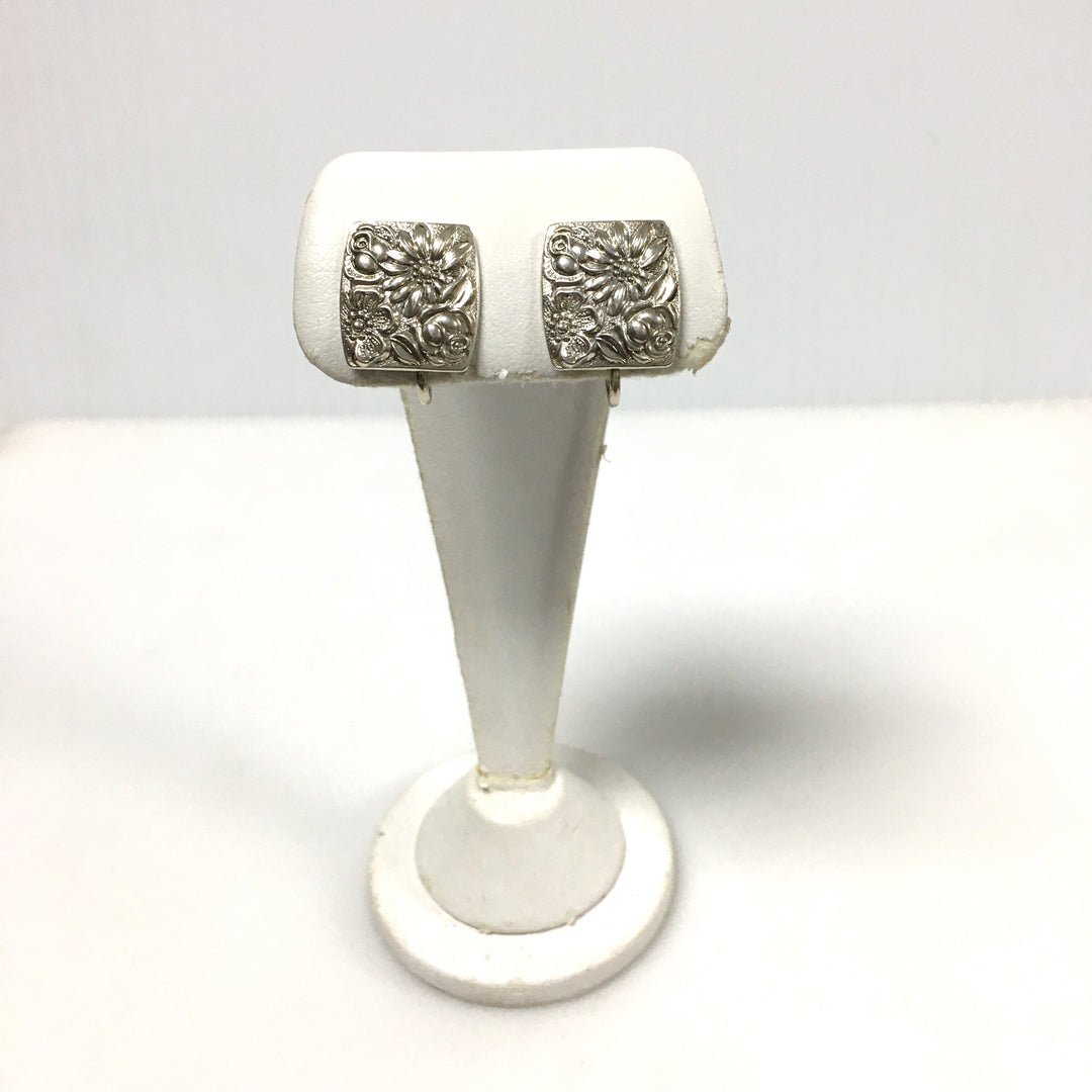 v646 Vintage Sterling Silver Floral Screw-back Earrings 1965 Towle Conttessina Collection