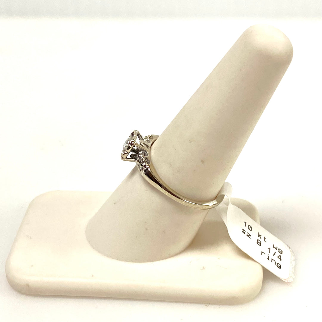 v658 Vintage 10k White Gold Clear Stone Illusion Setting Engagement Ring 8.25