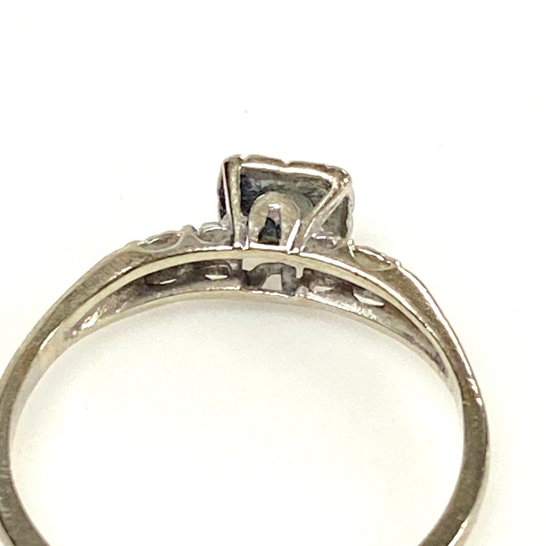 v658 Vintage 10k White Gold Clear Stone Illusion Setting Engagement Ring 8.25