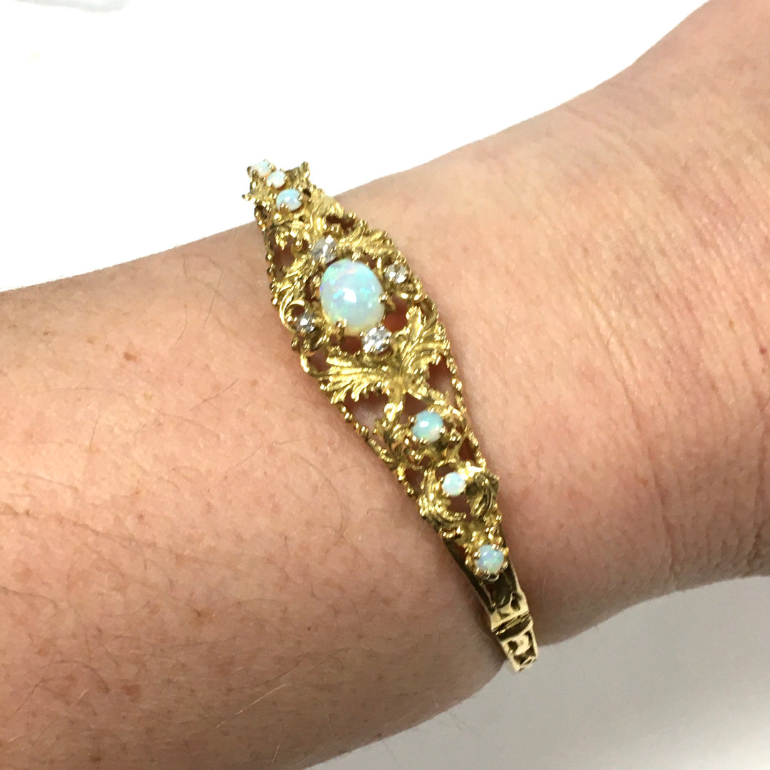 v677 Vintage 14k Yellow Gold Filigree Opal Diamond Hinged Bangle Bracelet 6.5"