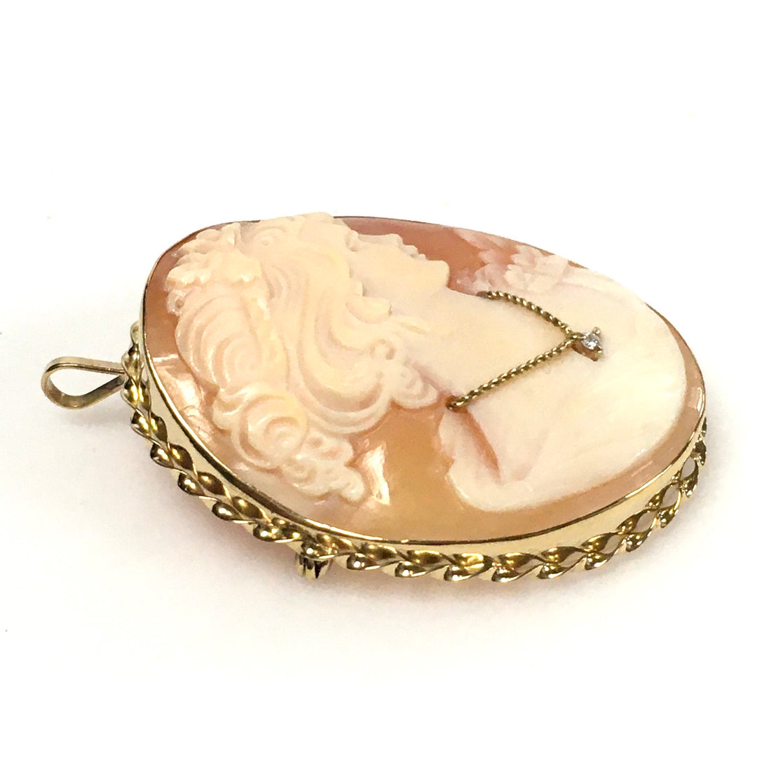 v681 Vintage Carved Cameo Brooch Pin Pendant in 14K Gold Habille Twisted Frame