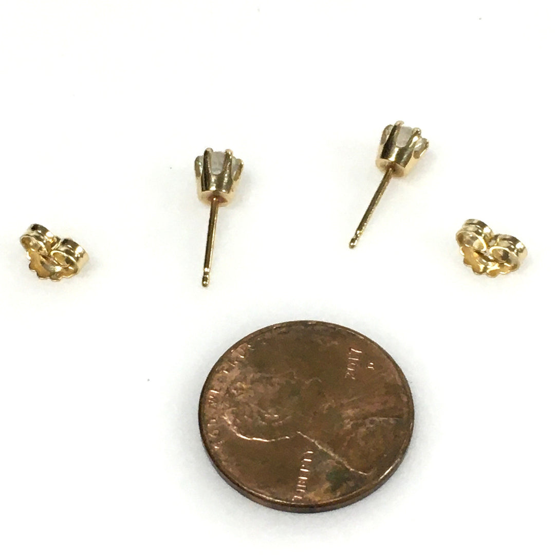 v692 Vintage 14k Yellow Gold 0.5cts Diamond Stud Pierced Earrings
