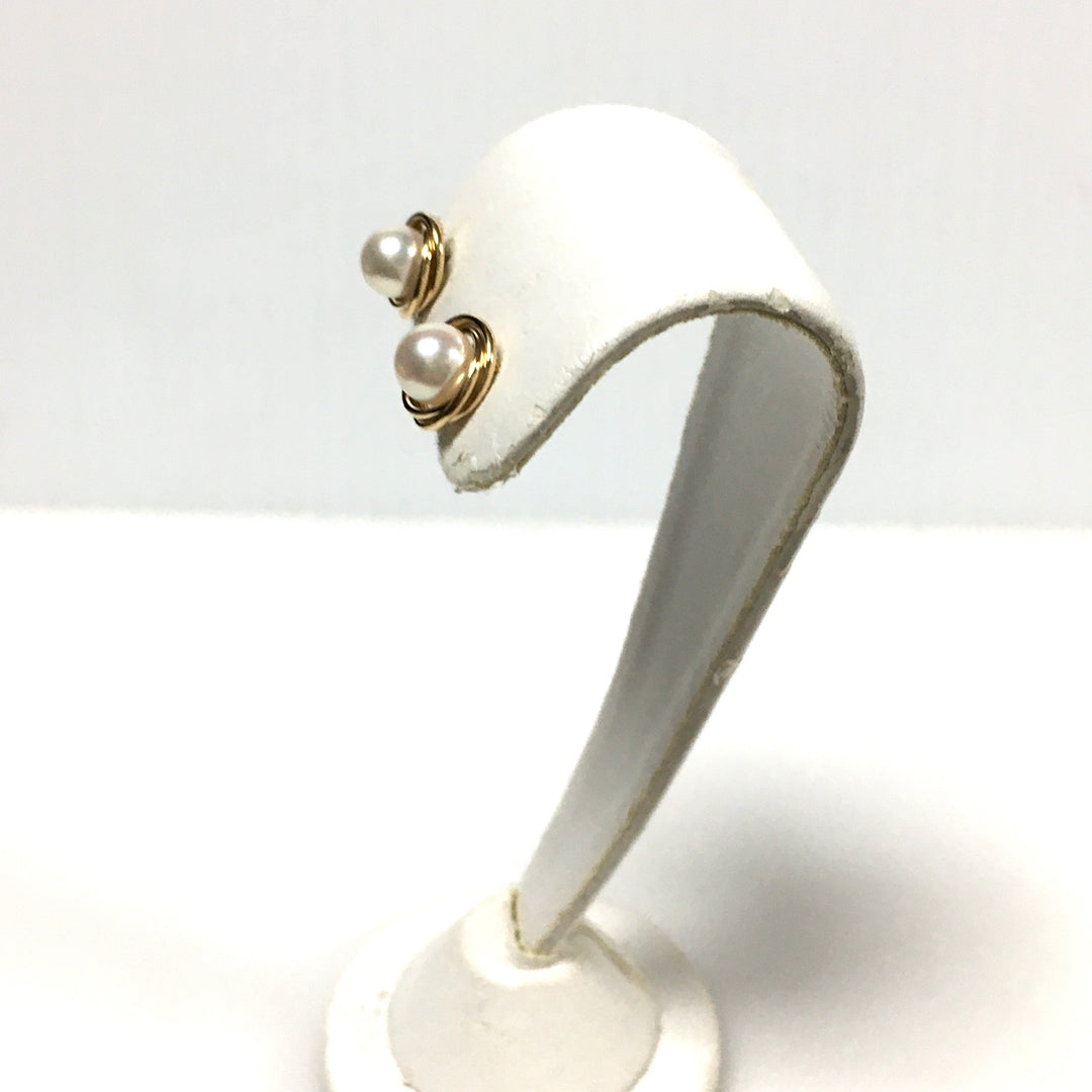 v694 Vintage 14k Yellow Gold Pearl Stud Pierced Earrings with Twisted Halo Design