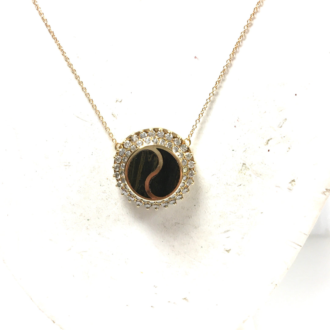 v721 Vintage 14K Yellow Gold Yin Yang Stone Diamond Halo Pendant 20" Long Chain