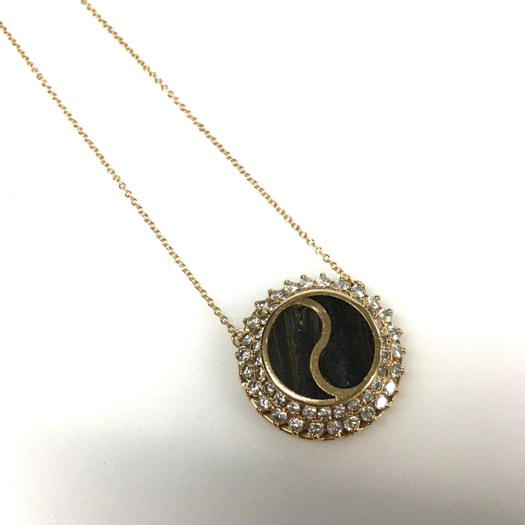 v721 Vintage 14K Yellow Gold Yin Yang Stone Diamond Halo Pendant 20" Long Chain